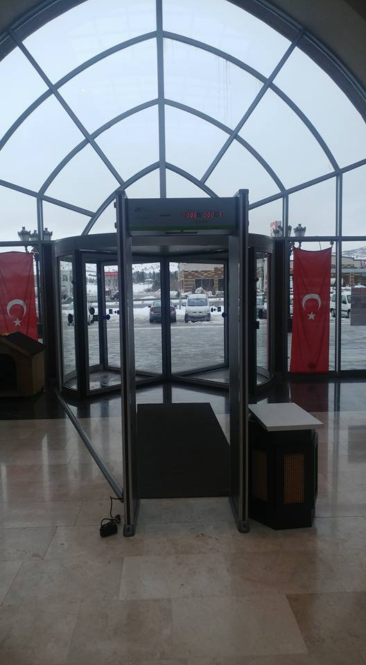 Protekzaman ZK-D1065S Kapı Tipi Metal Üst Arama Dedektörü Montaj Görüntüleri